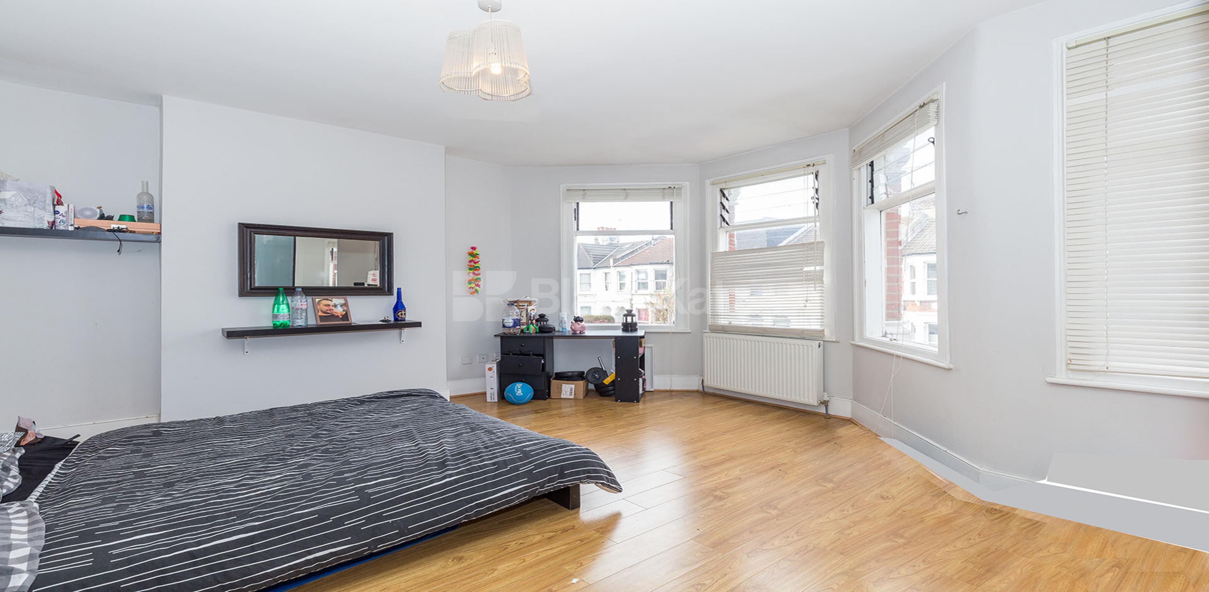 			FIVE DOUBLES AND A GARDEN!, 5 Bedroom, 2 bath, 2 reception House			 Falkland Road, Turnpike Lane N8